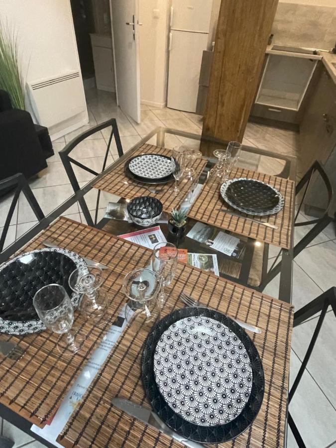 Appartamento Le Familiale Climatise & Wi-Fi Paroy-sur-Tholon Esterno foto